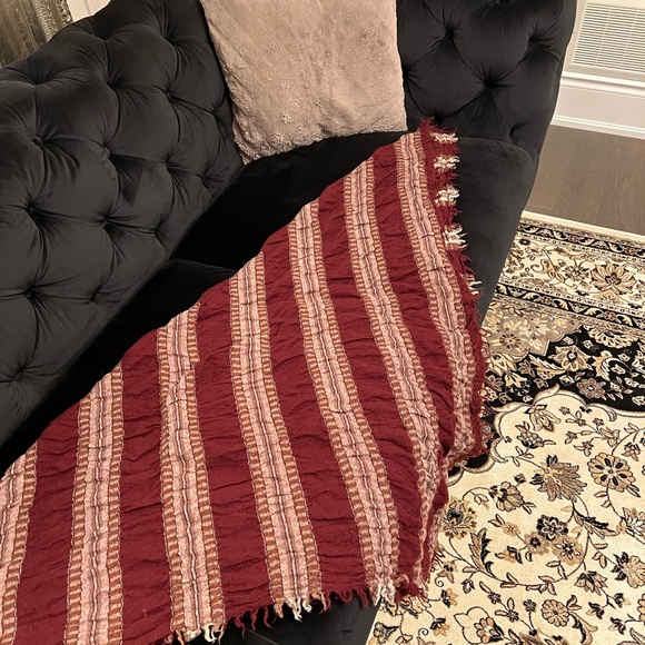 Aritzia Wilfred Burgundy Stripe Blanket Scarf - Picture 5 of 11